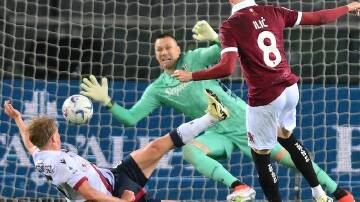 Torino's Ivan Ilic takes a shot on goal during their goalless draw with Bologna in Serie A. (EPA PHOTO)