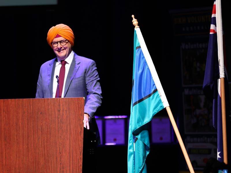 PM gets into the swing of Sikh spring Port Macquarie News Port